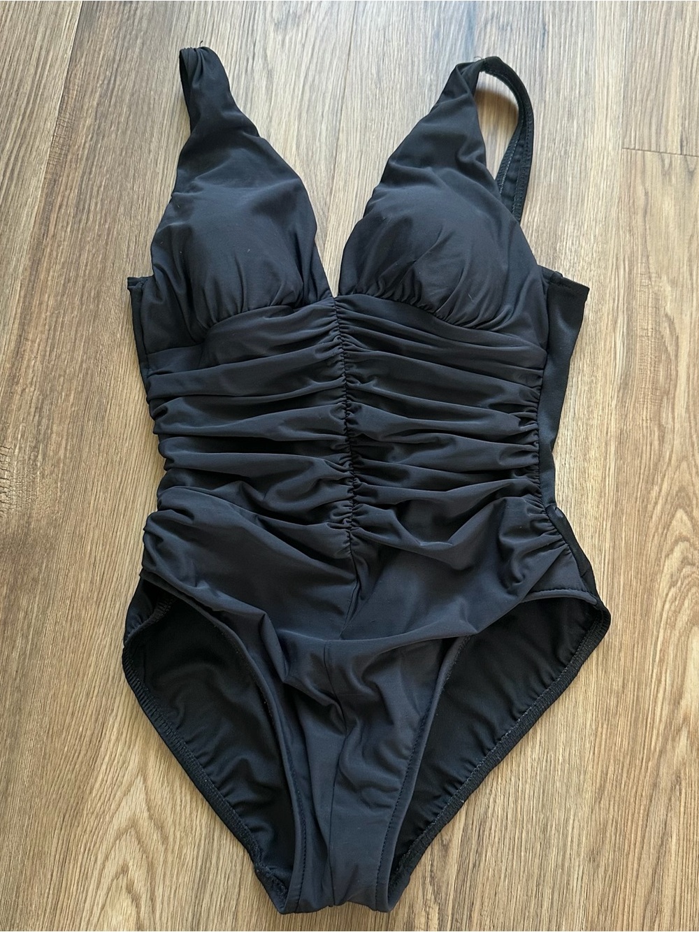 MiracleSuit One Piece V-Neck Swimsuit Black SZ 12 Ruching Slimming Tummy Control